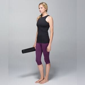 Lululemon In The Flow Crop II Heathered Berry Yum Yum Size 4